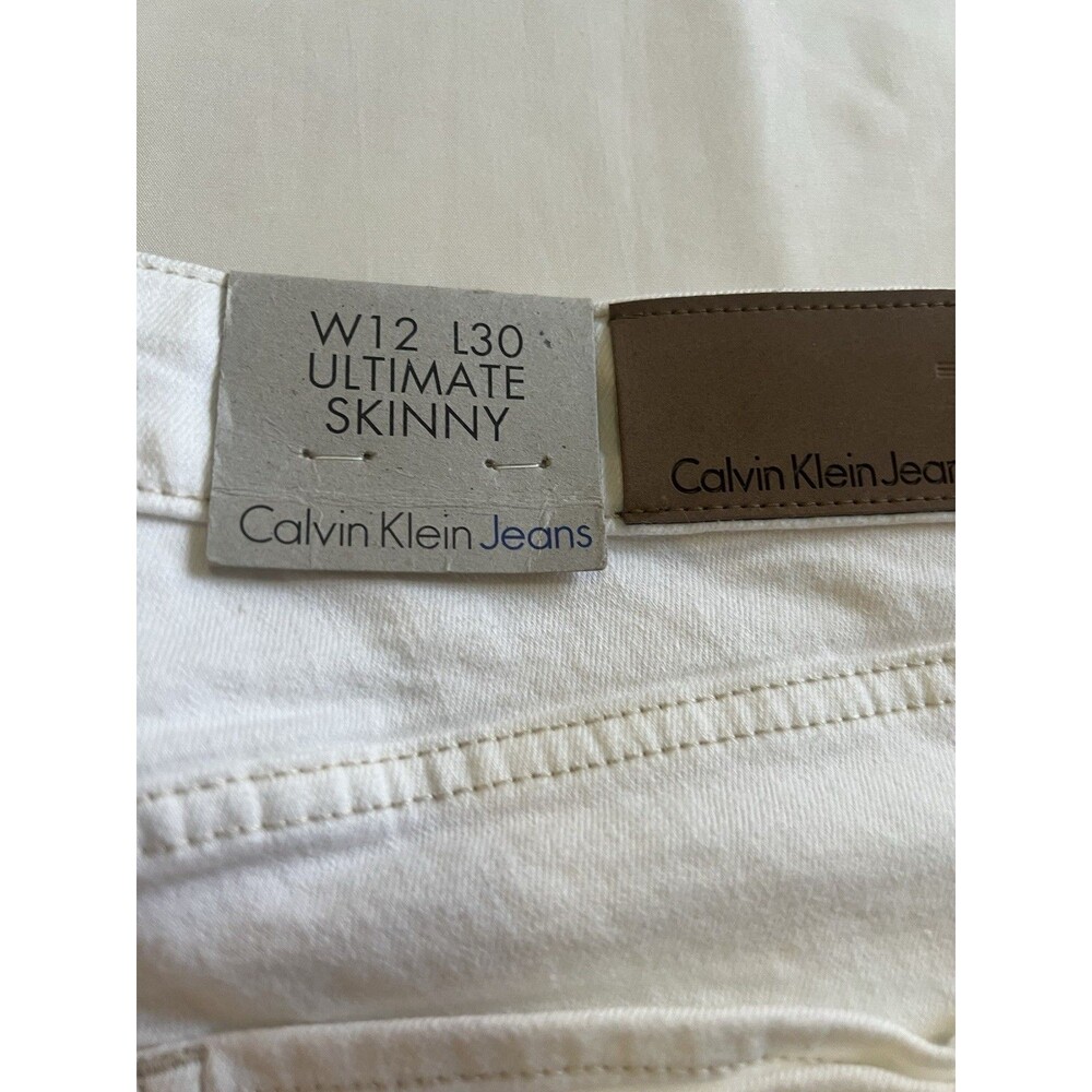 New Calvin Klein White Denim Jeans Women's Sz  12 Straight Leg Slim Quiet Luxury - Picture 3 of 7